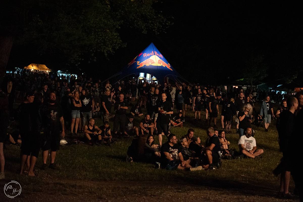 Horko, déšť i evakuace areálu. První den Rock Castle přivítal Týr, Slope, Erica Martina i Kissin' Dynamite