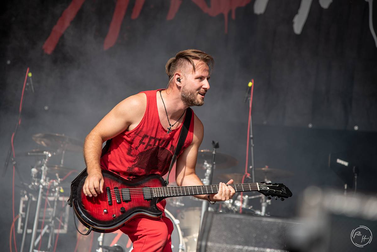 Horko, déšť i evakuace areálu. První den Rock Castle přivítal Týr, Slope, Erica Martina i Kissin' Dynamite