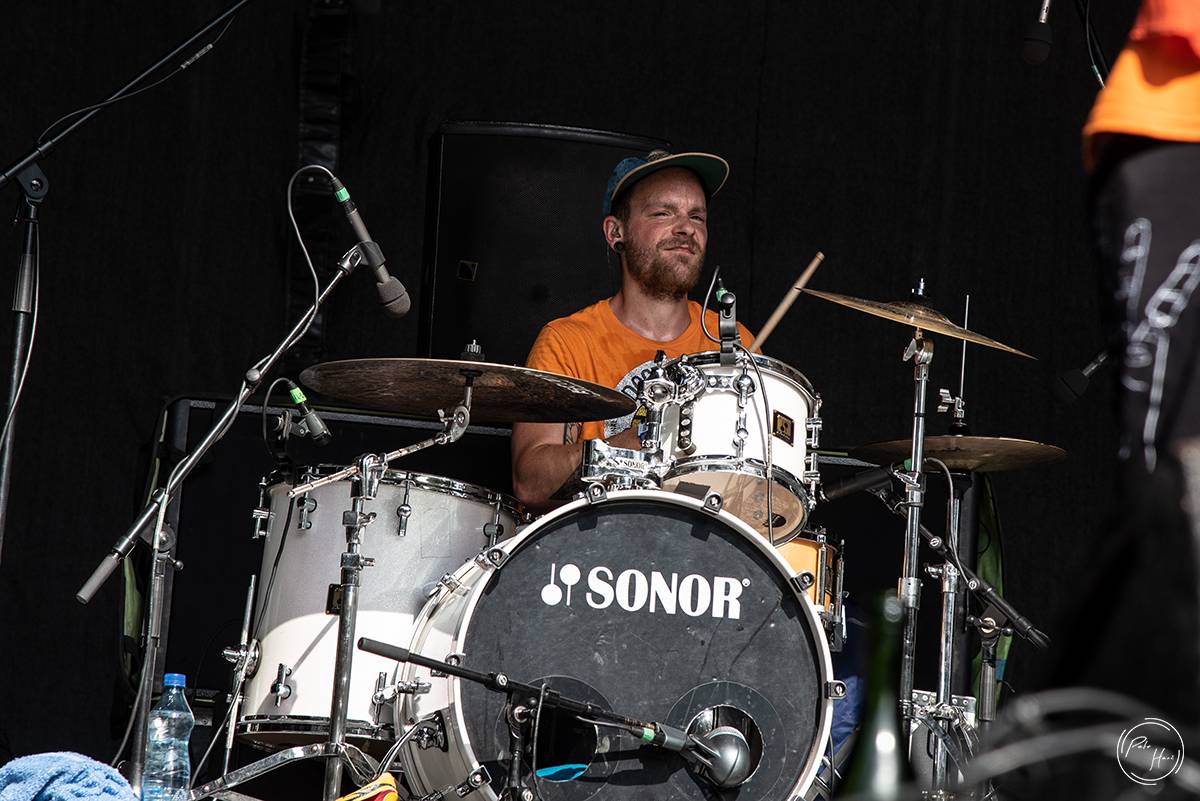 Horko, déšť i evakuace areálu. První den Rock Castle přivítal Týr, Slope, Erica Martina i Kissin' Dynamite