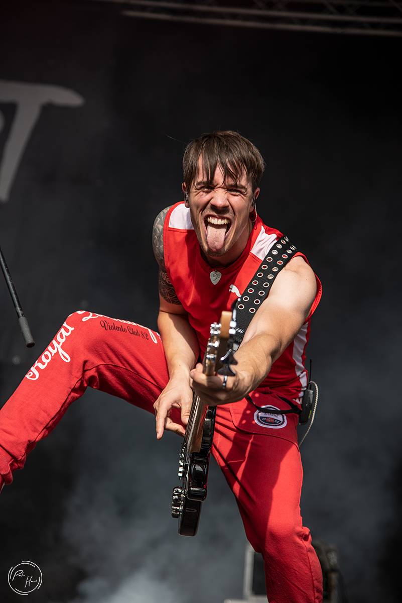 Horko, déšť i evakuace areálu. První den Rock Castle přivítal Týr, Slope, Erica Martina i Kissin' Dynamite