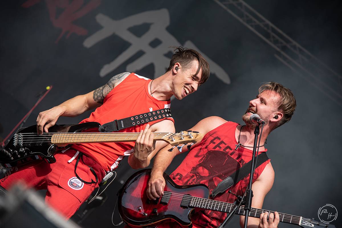 Horko, déšť i evakuace areálu. První den Rock Castle přivítal Týr, Slope, Erica Martina i Kissin' Dynamite