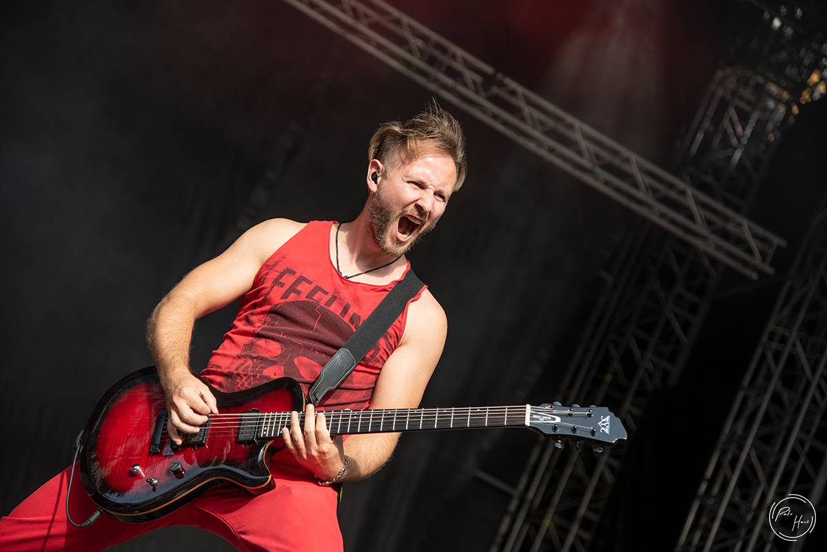 Horko, déšť i evakuace areálu. První den Rock Castle přivítal Týr, Slope, Erica Martina i Kissin' Dynamite