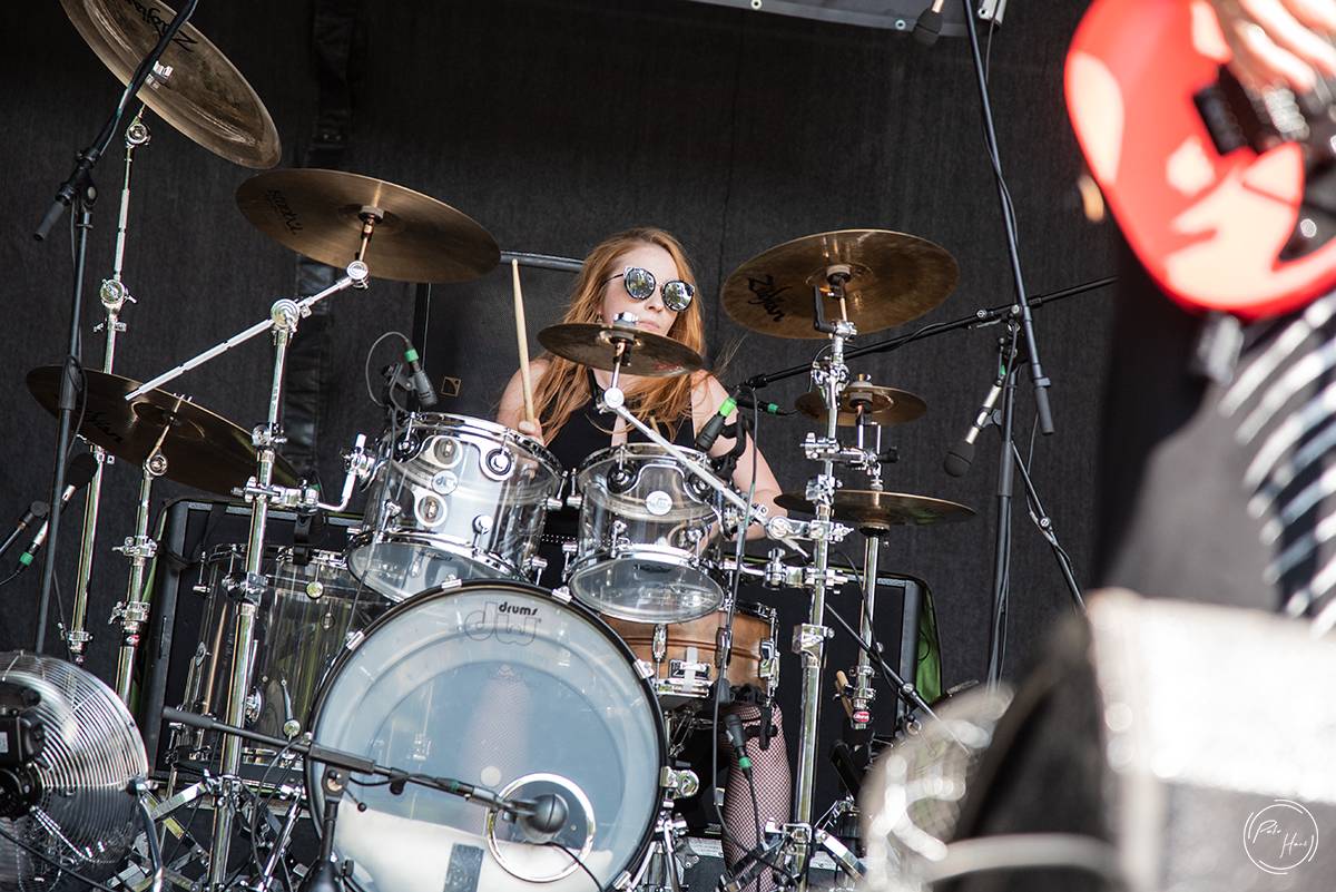 Horko, déšť i evakuace areálu. První den Rock Castle přivítal Týr, Slope, Erica Martina i Kissin' Dynamite