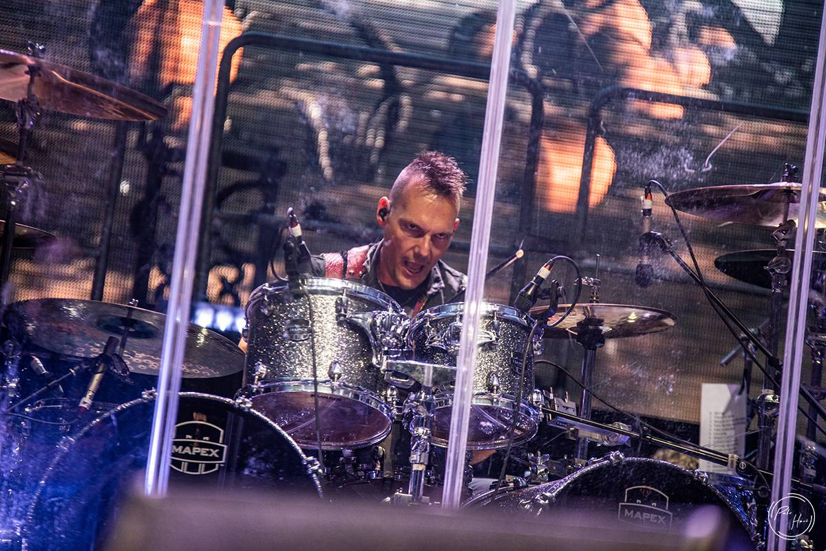 Druhý den festivalu Rock Castle přivezl Avantasii s řadou hvězdných hostů