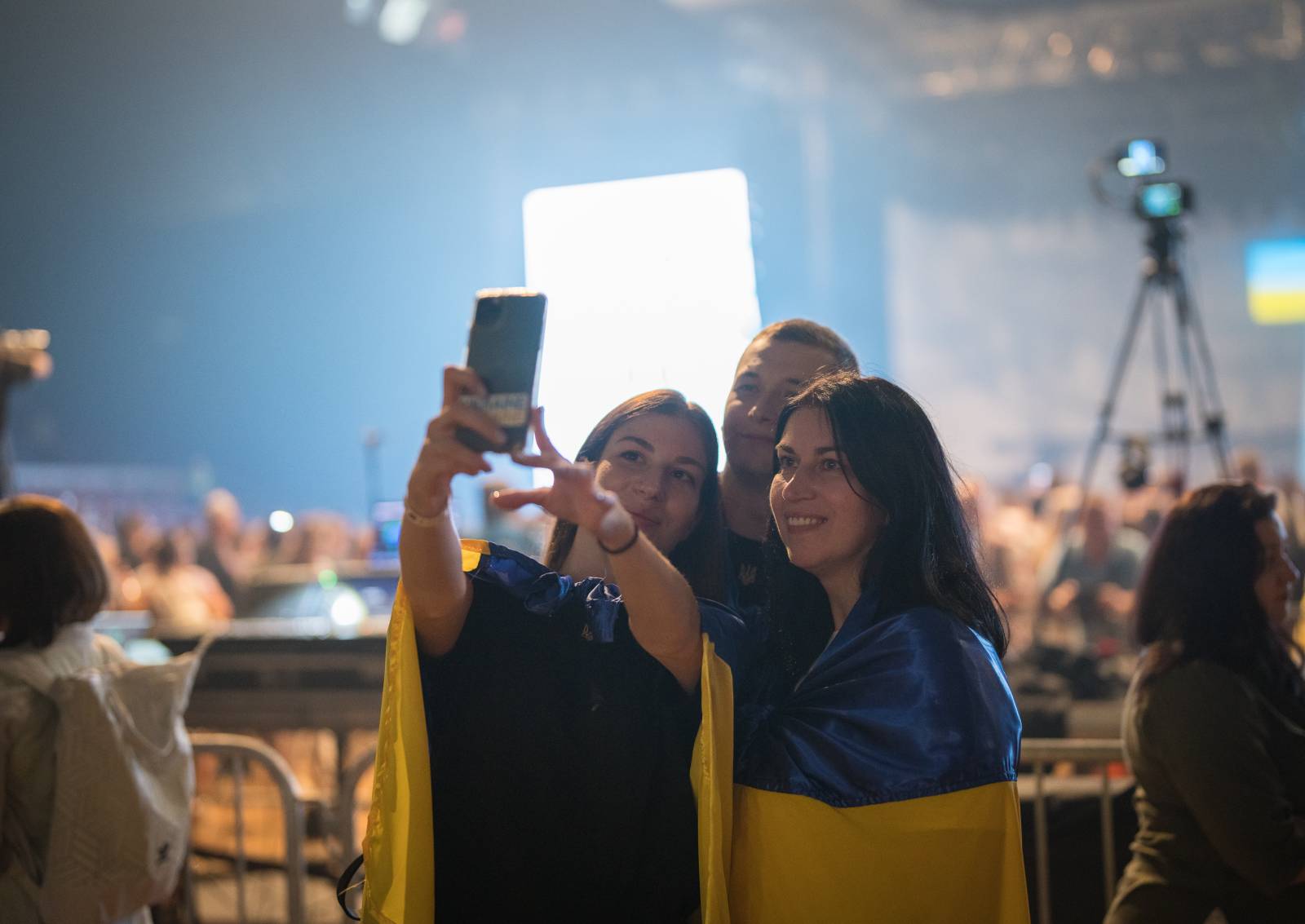 Světelná show, skvělý zvuk a emoce. Okean Elzy hráli v Praze pro Ukrajinu