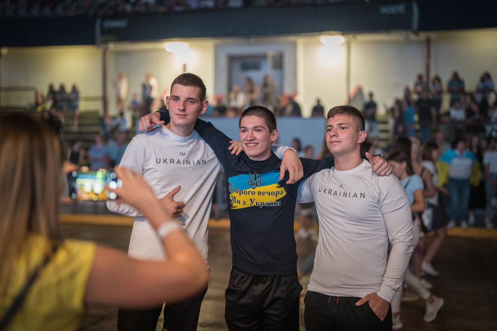 Světelná show, skvělý zvuk a emoce. Okean Elzy hráli v Praze pro Ukrajinu