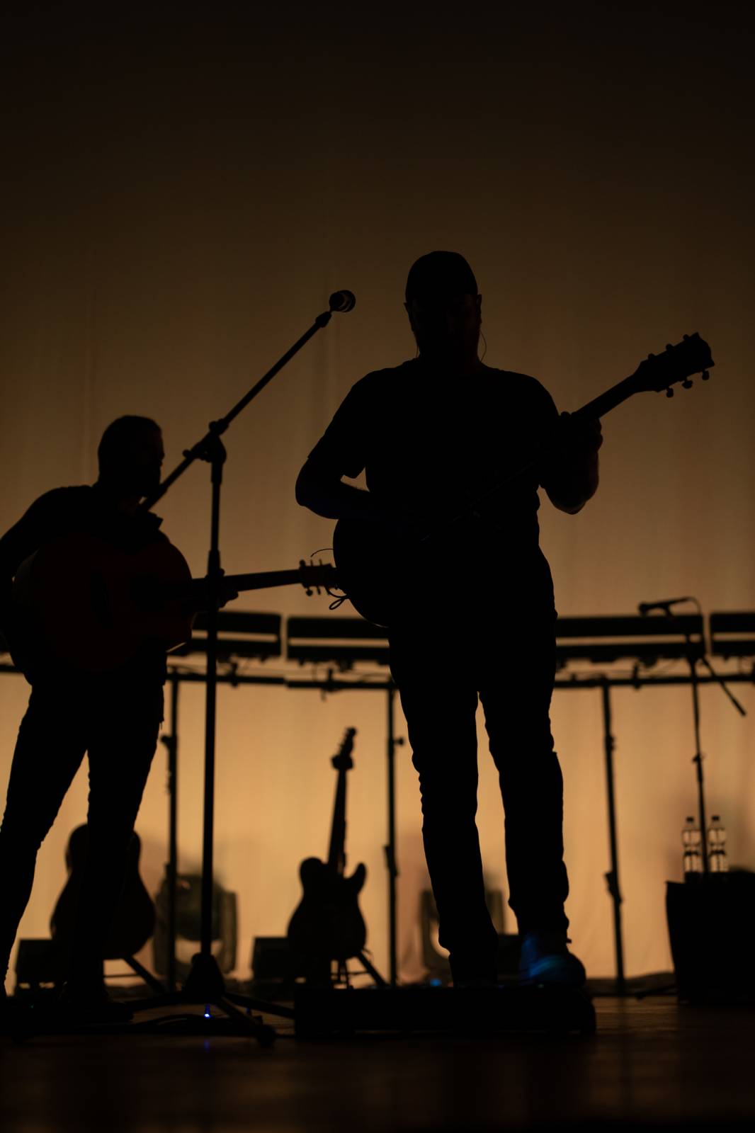 Světelná show, skvělý zvuk a emoce. Okean Elzy hráli v Praze pro Ukrajinu