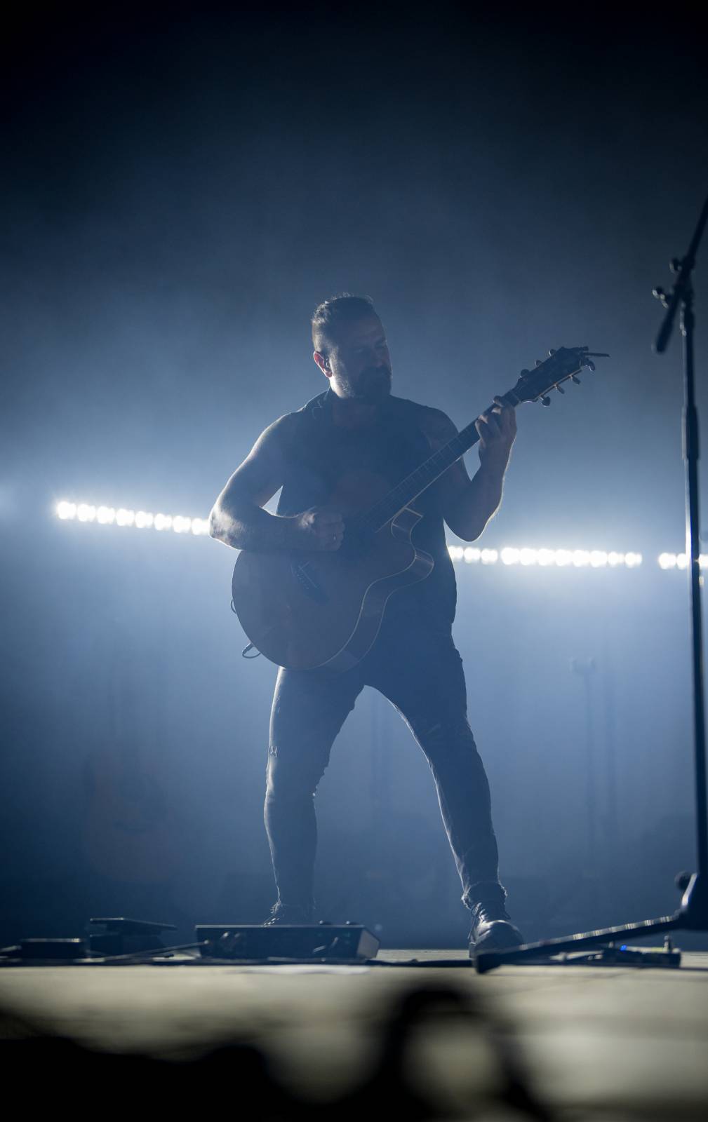 Světelná show, skvělý zvuk a emoce. Okean Elzy hráli v Praze pro Ukrajinu