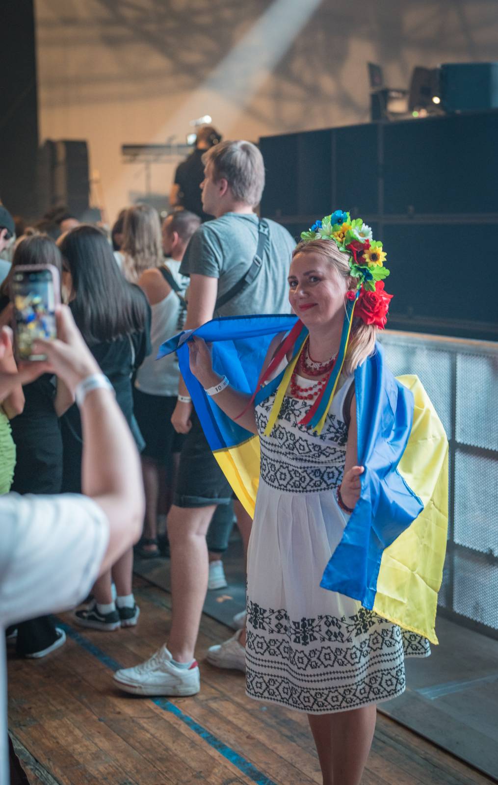 Světelná show, skvělý zvuk a emoce. Okean Elzy hráli v Praze pro Ukrajinu