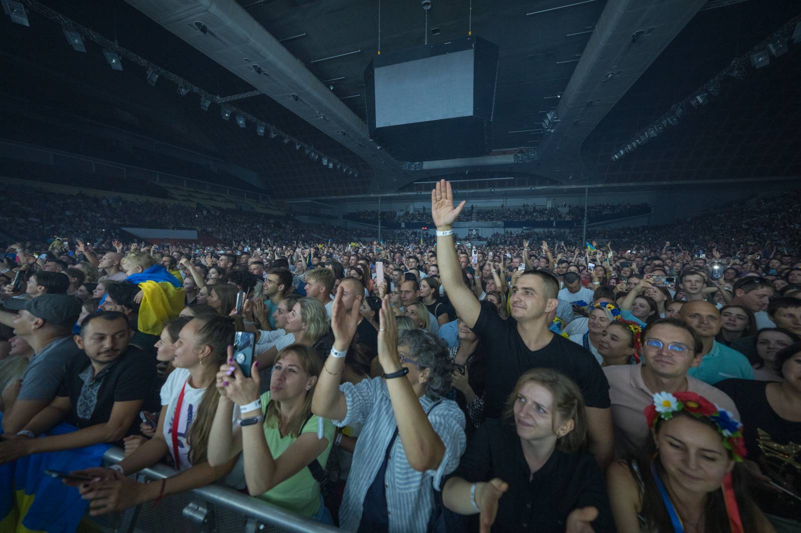 Světelná show, skvělý zvuk a emoce. Okean Elzy hráli v Praze pro Ukrajinu