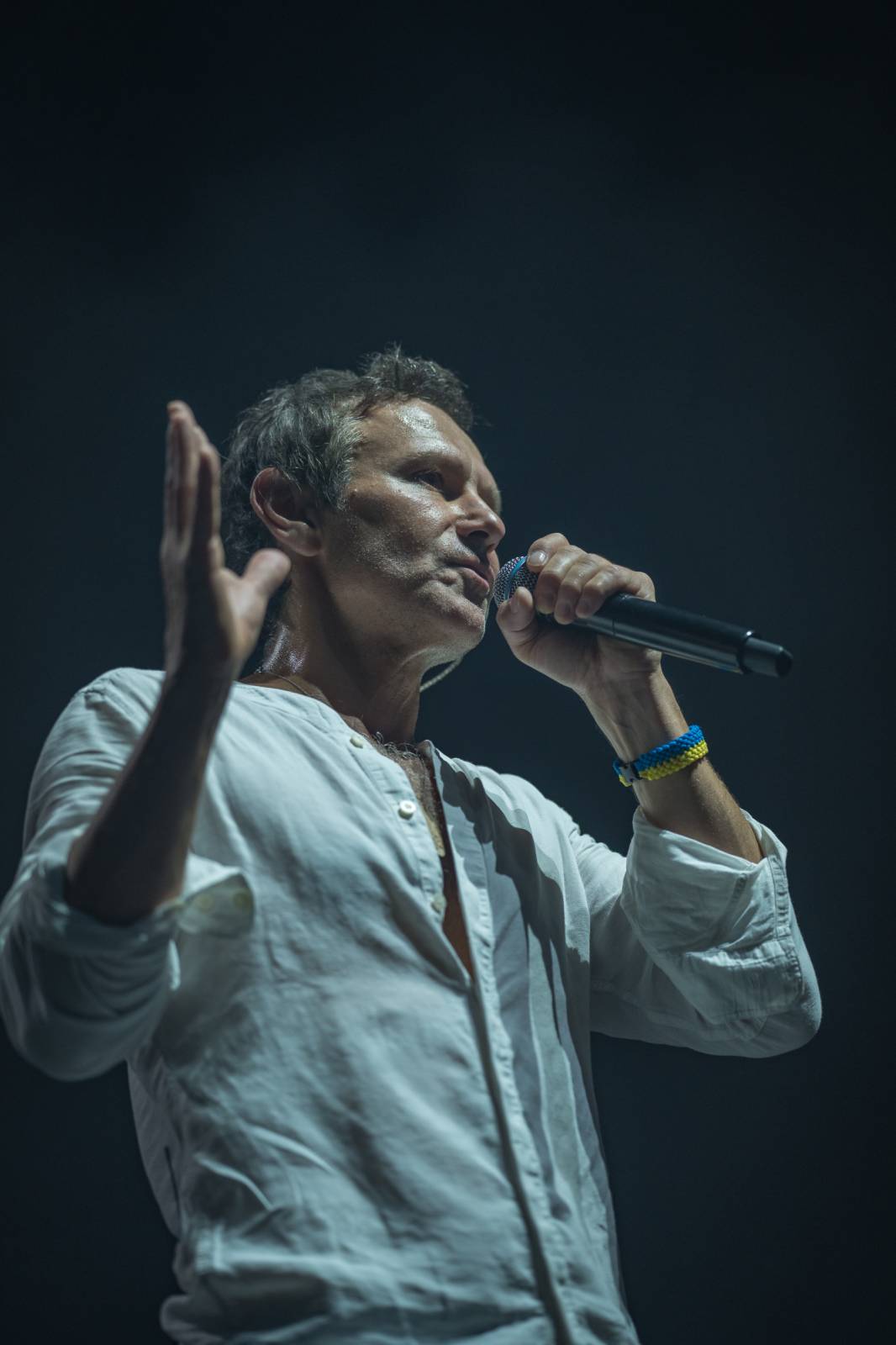 Světelná show, skvělý zvuk a emoce. Okean Elzy hráli v Praze pro Ukrajinu