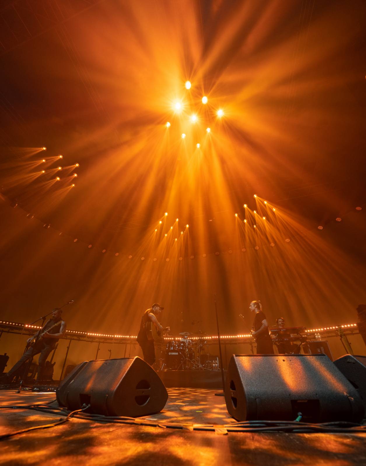 Světelná show, skvělý zvuk a emoce. Okean Elzy hráli v Praze pro Ukrajinu