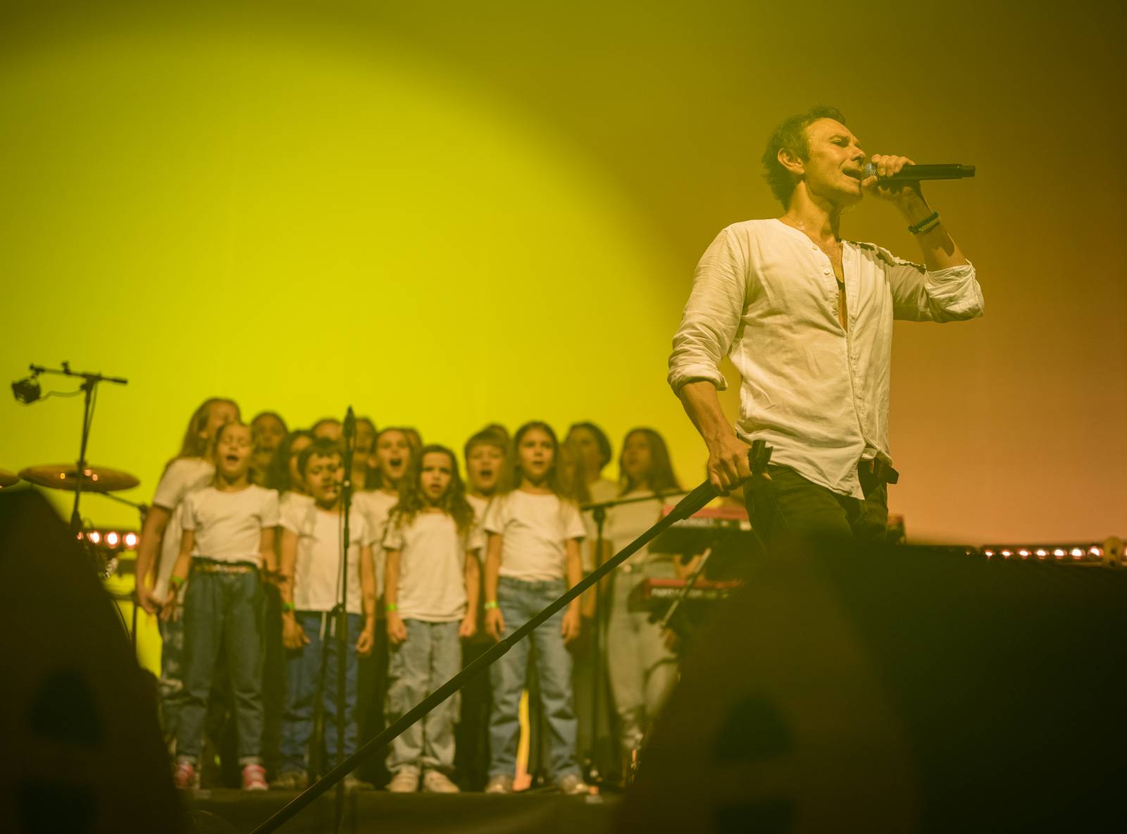 Světelná show, skvělý zvuk a emoce. Okean Elzy hráli v Praze pro Ukrajinu