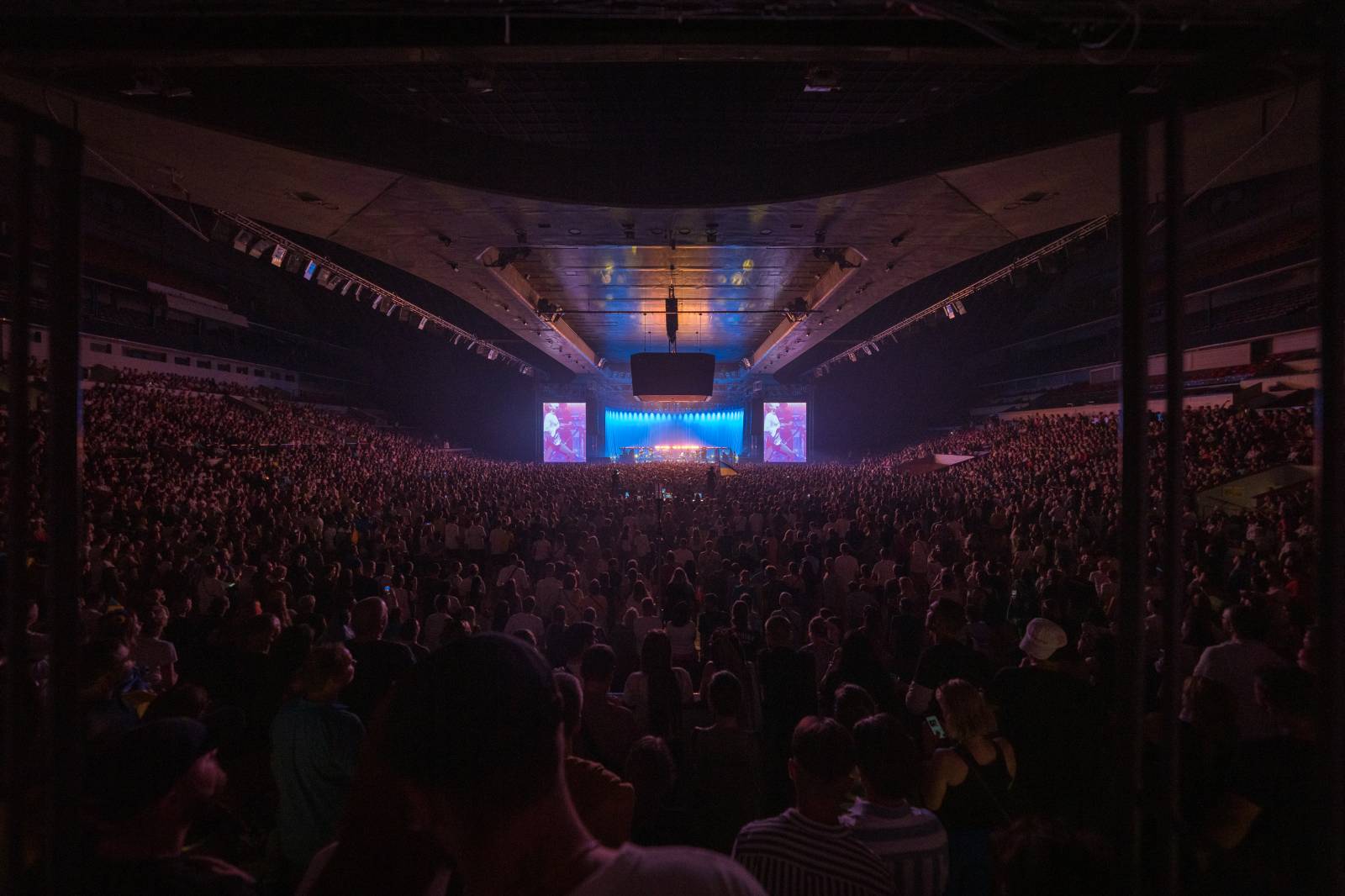 Světelná show, skvělý zvuk a emoce. Okean Elzy hráli v Praze pro Ukrajinu