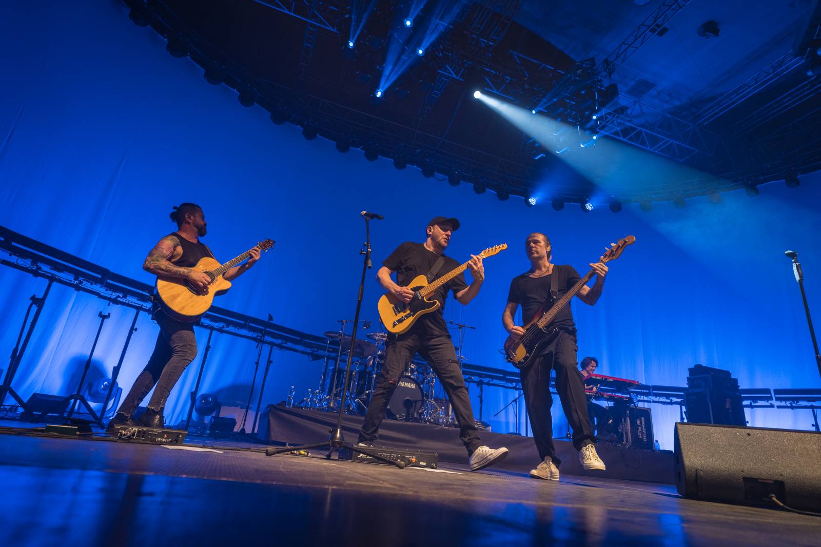 Světelná show, skvělý zvuk a emoce. Okean Elzy hráli v Praze pro Ukrajinu