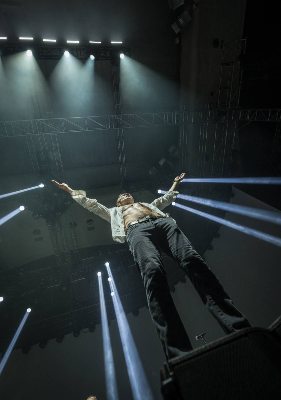 Světelná show, skvělý zvuk a emoce. Okean Elzy hráli v Praze pro Ukrajinu