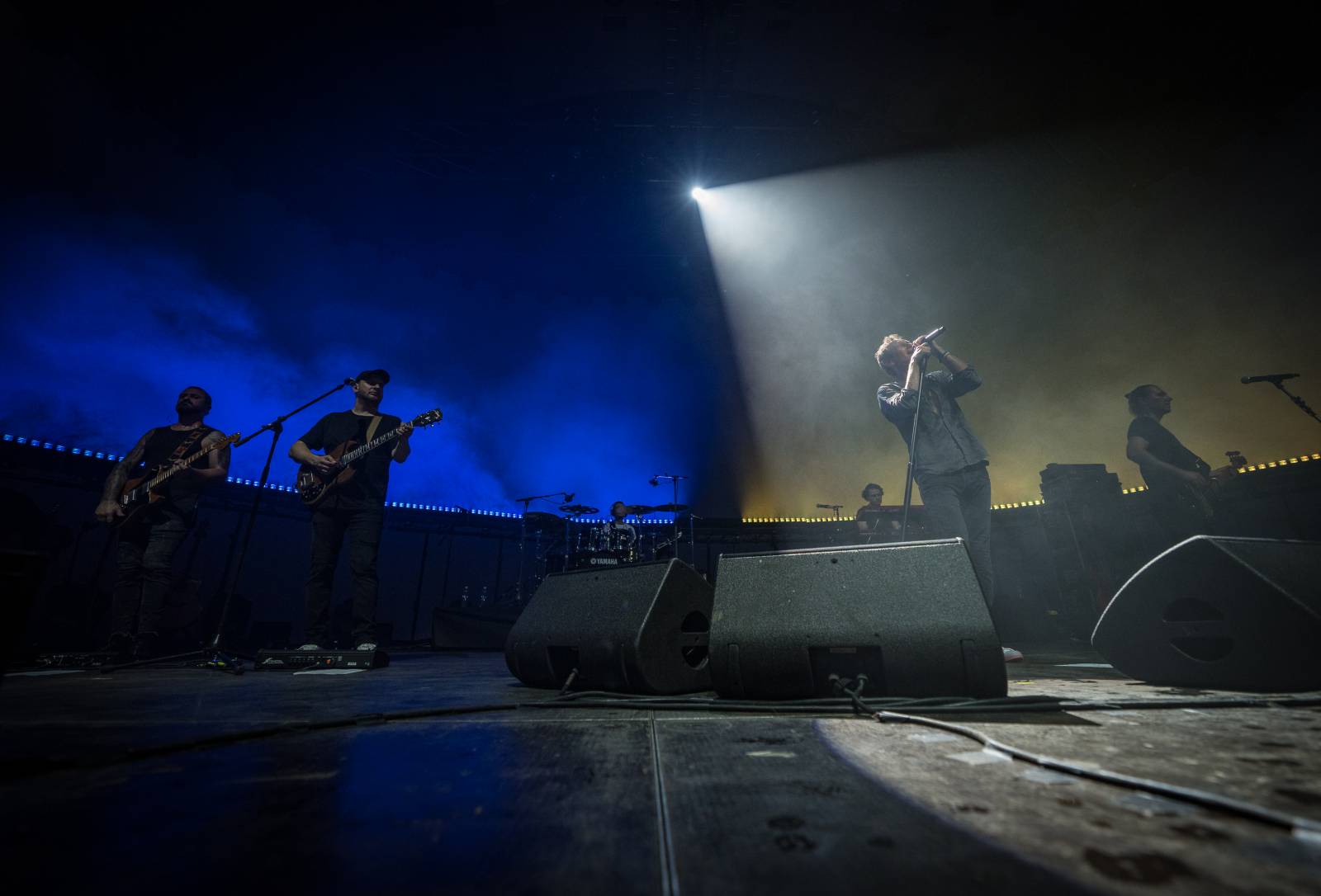 Světelná show, skvělý zvuk a emoce. Okean Elzy hráli v Praze pro Ukrajinu