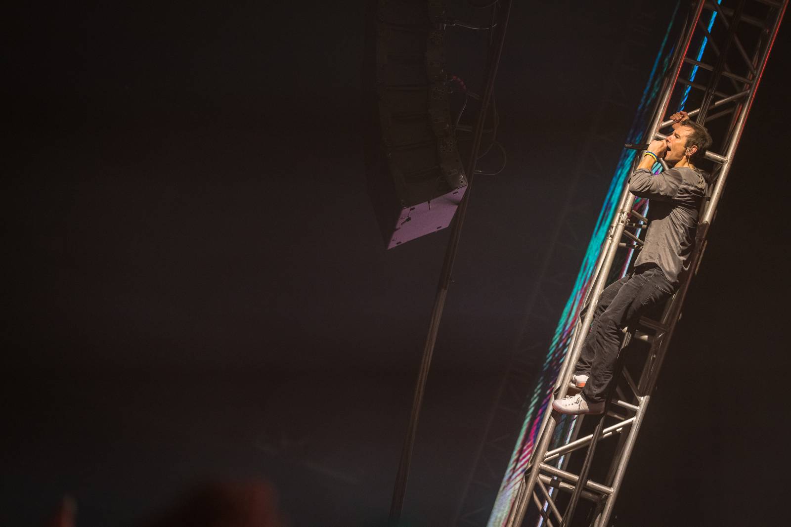 Světelná show, skvělý zvuk a emoce. Okean Elzy hráli v Praze pro Ukrajinu