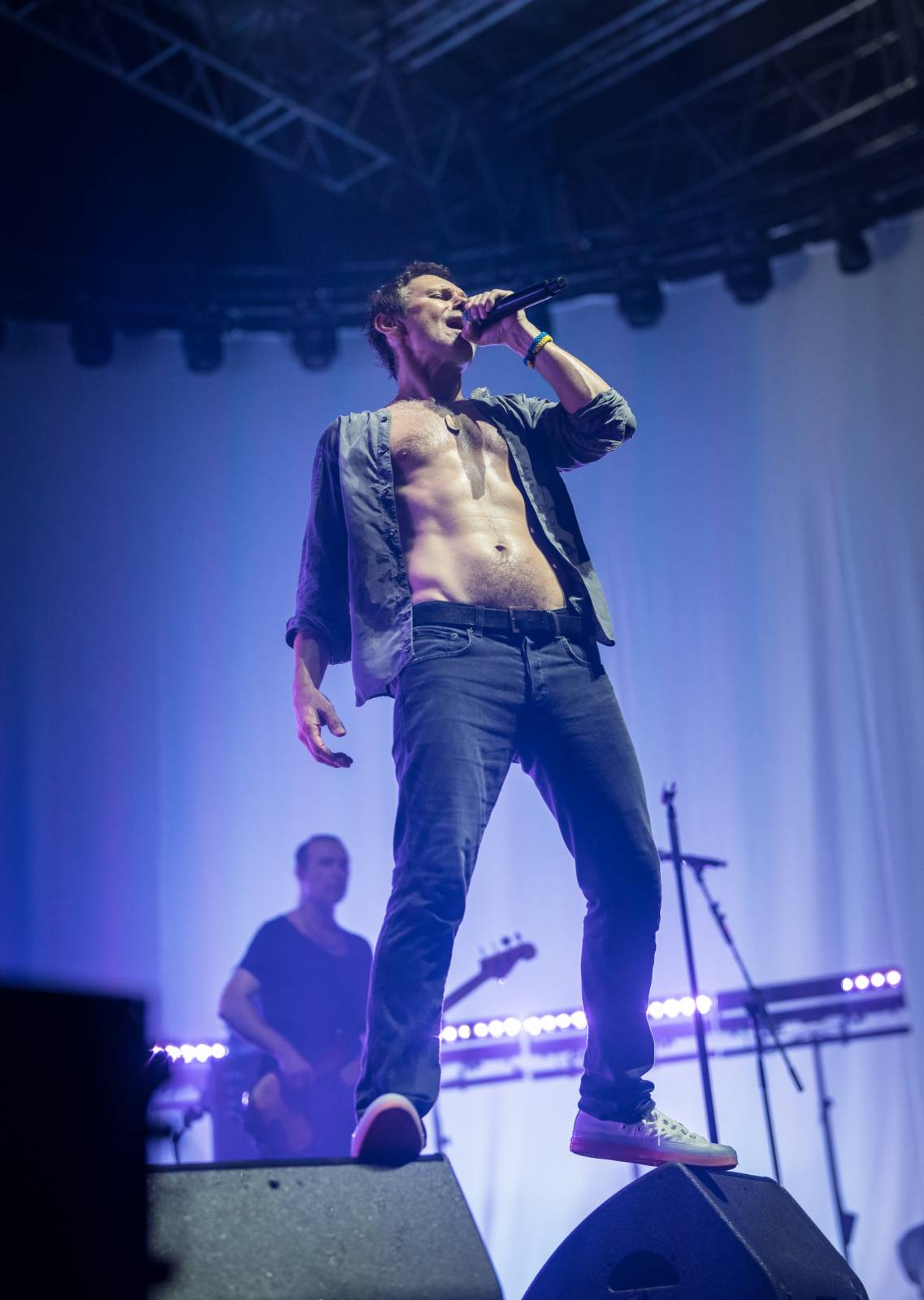 Světelná show, skvělý zvuk a emoce. Okean Elzy hráli v Praze pro Ukrajinu