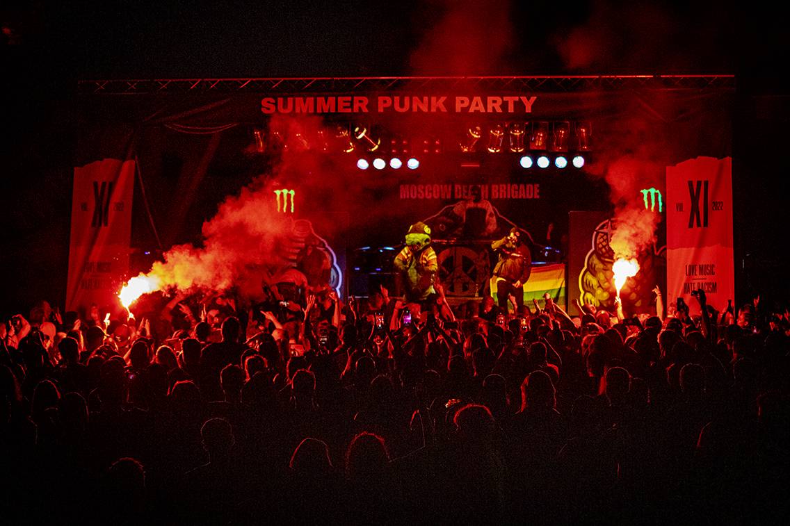Na volyňské plovárně to zase žije. Festival Summer Punk Party přivítal Moscow Death Brigade nebo Bezlad