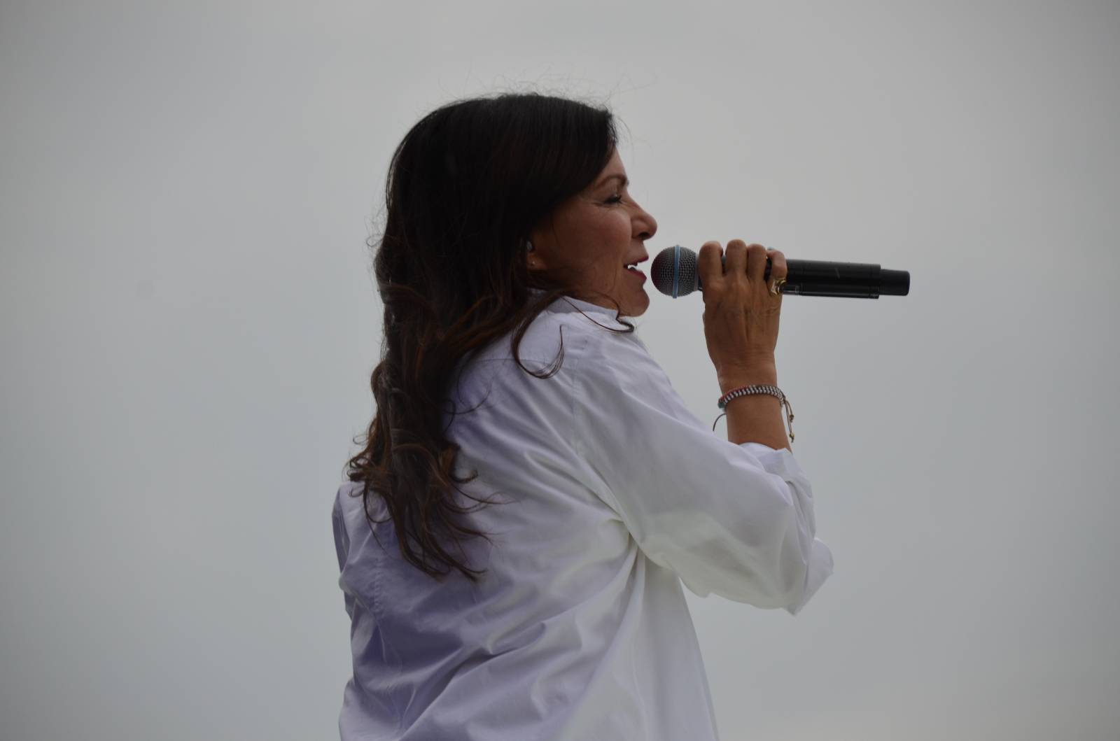 Tomáš Klus se utrhl v Hradci nad Moravicí ze řetězu, Mig 21 vystoupili bez spodního prádla