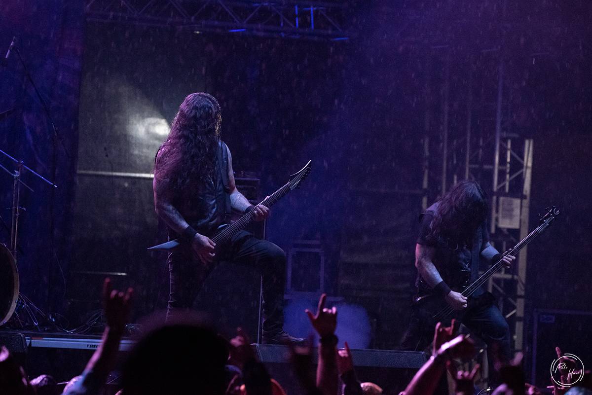 Poslední den festivalu Rock Castle. Vytrvalý déšť fanoušky metalu neodradil
