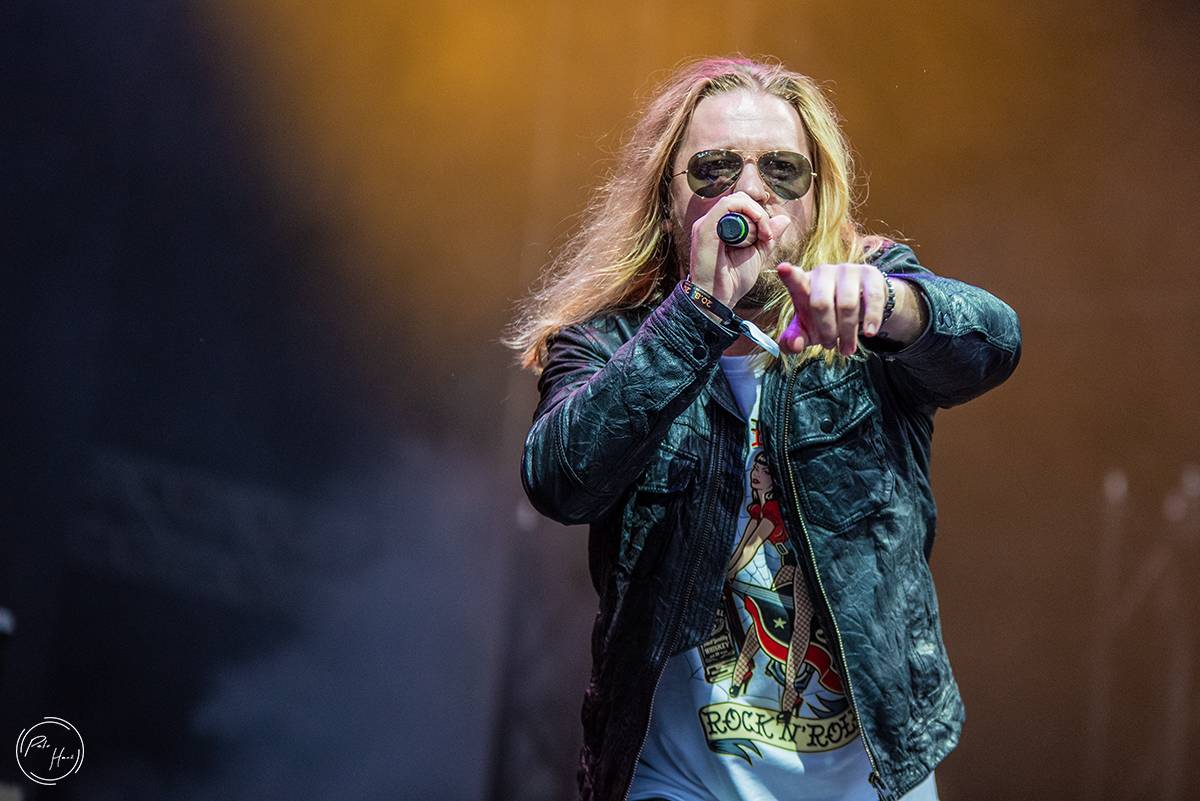 Poslední den festivalu Rock Castle. Vytrvalý déšť fanoušky metalu neodradil