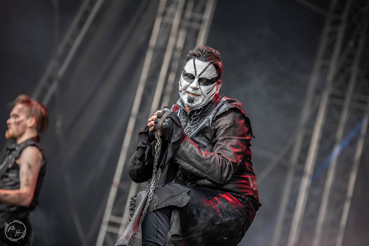 Poslední den festivalu Rock Castle. Vytrvalý déšť fanoušky metalu neodradil