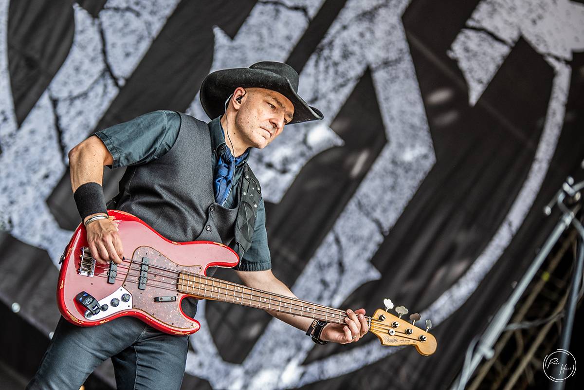 Poslední den festivalu Rock Castle. Vytrvalý déšť fanoušky metalu neodradil