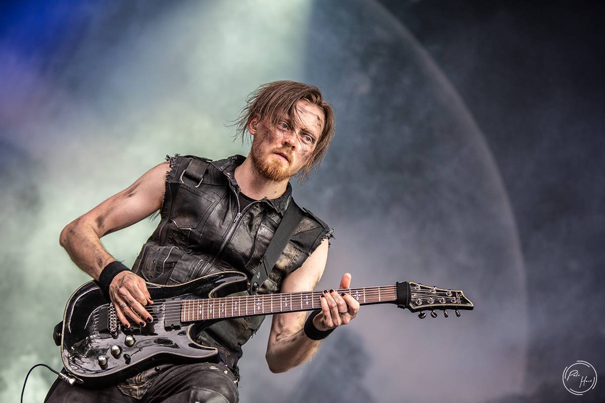 Poslední den festivalu Rock Castle. Vytrvalý déšť fanoušky metalu neodradil