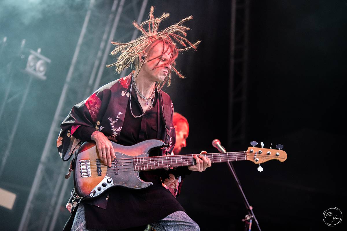 Poslední den festivalu Rock Castle. Vytrvalý déšť fanoušky metalu neodradil