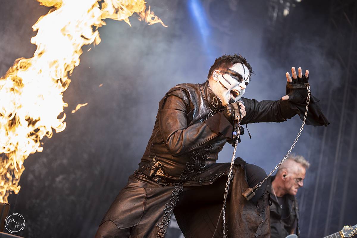 Poslední den festivalu Rock Castle. Vytrvalý déšť fanoušky metalu neodradil