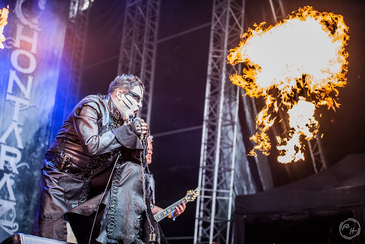 Poslední den festivalu Rock Castle. Vytrvalý déšť fanoušky metalu neodradil