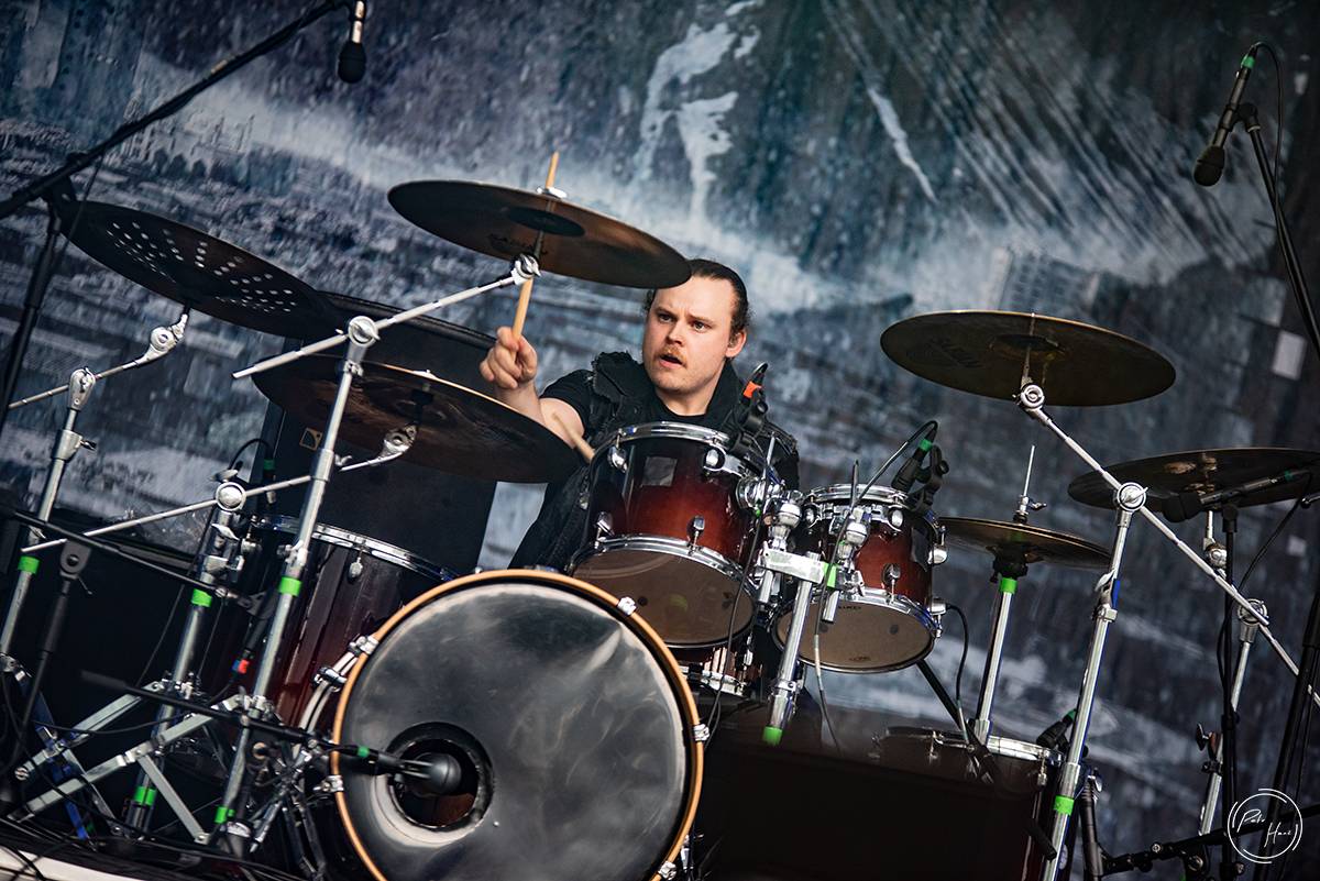 Poslední den festivalu Rock Castle. Vytrvalý déšť fanoušky metalu neodradil