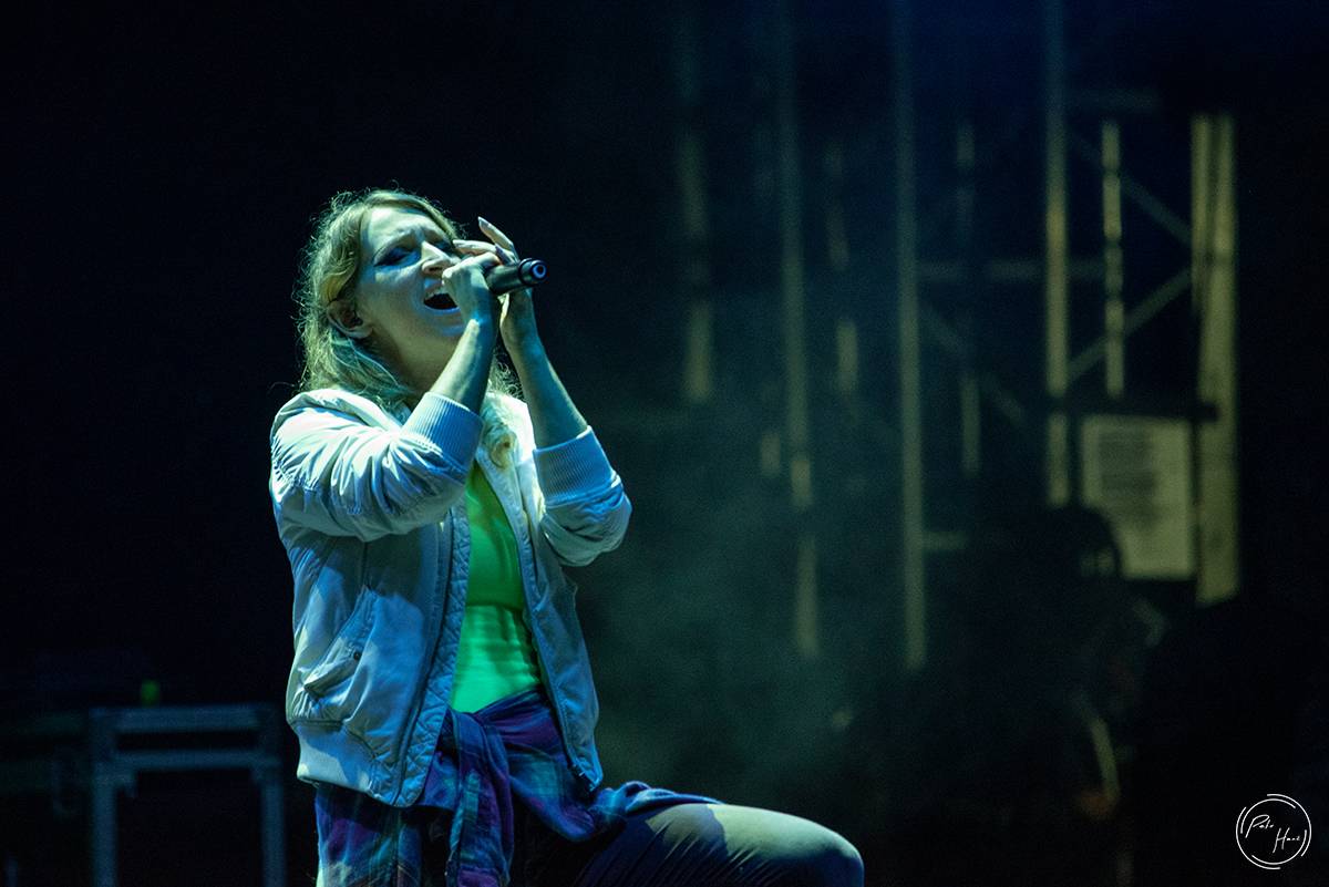 Poslední den festivalu Rock Castle. Vytrvalý déšť fanoušky metalu neodradil