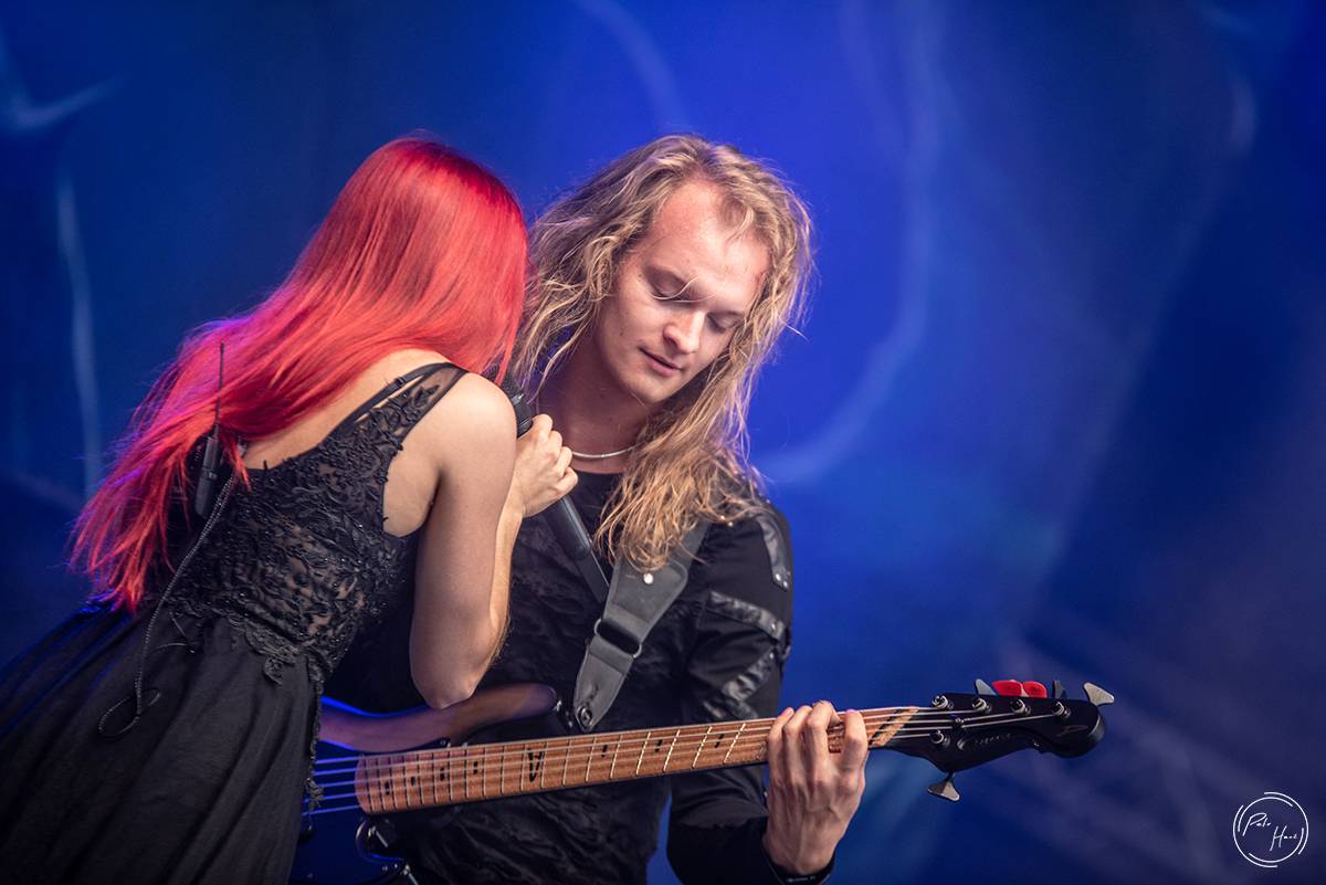 Poslední den festivalu Rock Castle. Vytrvalý déšť fanoušky metalu neodradil