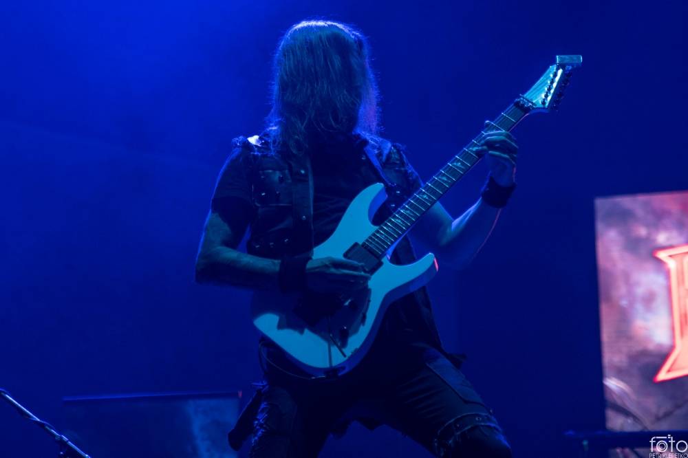 V O2 areně bylo opravdu horko. Sabaton si přivezli show plnou ohnivých efektů