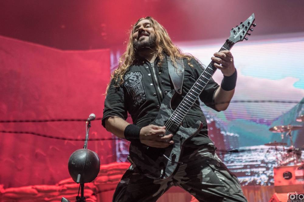 V O2 areně bylo opravdu horko. Sabaton si přivezli show plnou ohnivých efektů