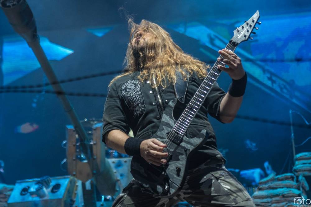 V O2 areně bylo opravdu horko. Sabaton si přivezli show plnou ohnivých efektů