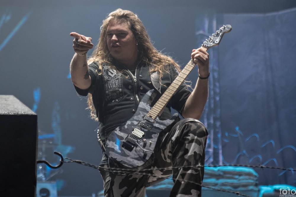 V O2 areně bylo opravdu horko. Sabaton si přivezli show plnou ohnivých efektů