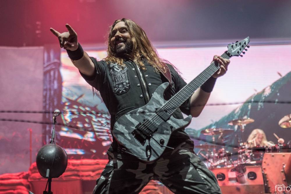 V O2 areně bylo opravdu horko. Sabaton si přivezli show plnou ohnivých efektů