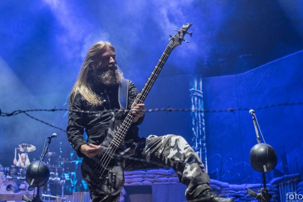 V O2 areně bylo opravdu horko. Sabaton si přivezli show plnou ohnivých efektů