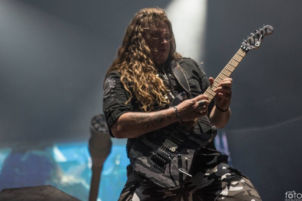 V O2 areně bylo opravdu horko. Sabaton si přivezli show plnou ohnivých efektů