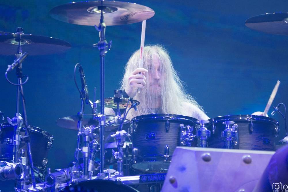 V O2 areně bylo opravdu horko. Sabaton si přivezli show plnou ohnivých efektů