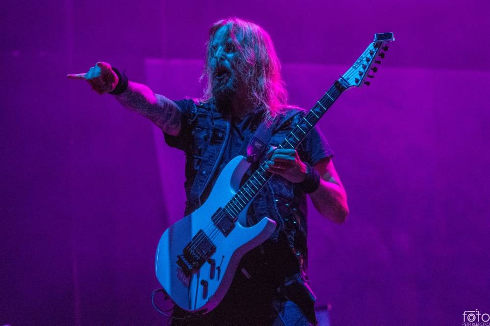 V O2 areně bylo opravdu horko. Sabaton si přivezli show plnou ohnivých efektů