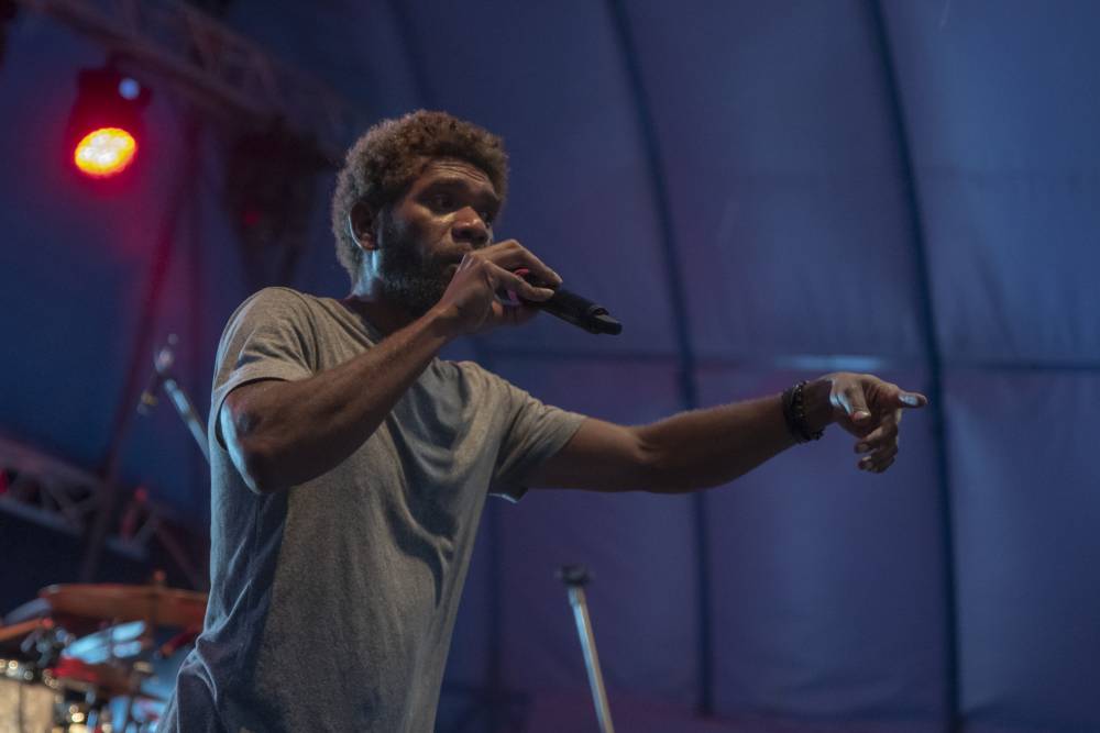 Letní parket ve Výravě se potýkal s výpadky elektřiny. Na pódiu bavili Pražský výběr, Vanua 2 a Vendetta