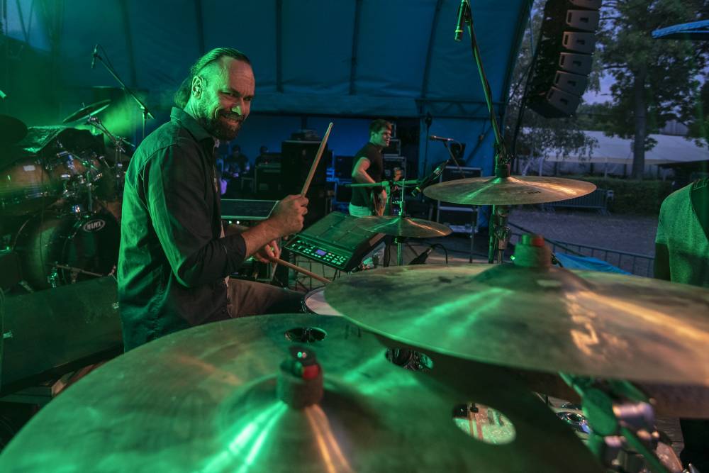 Letní parket ve Výravě se potýkal s výpadky elektřiny. Na pódiu bavili Pražský výběr, Vanua 2 a Vendetta