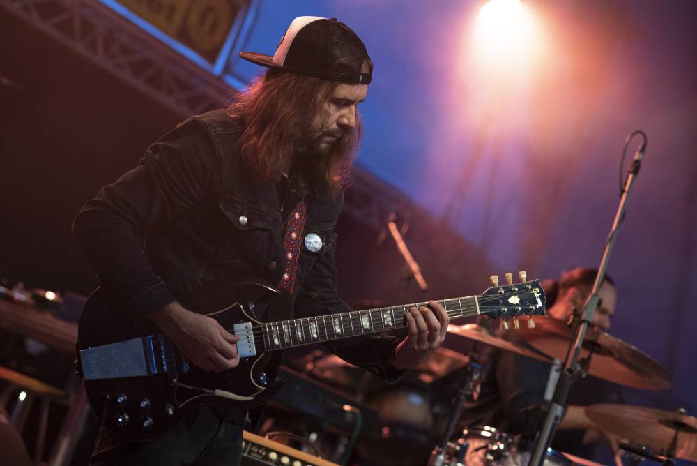 Letní parket ve Výravě se potýkal s výpadky elektřiny. Na pódiu bavili Pražský výběr, Vanua 2 a Vendetta