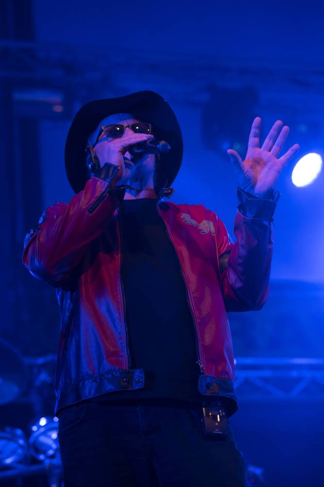 Letní parket ve Výravě se potýkal s výpadky elektřiny. Na pódiu bavili Pražský výběr, Vanua 2 a Vendetta