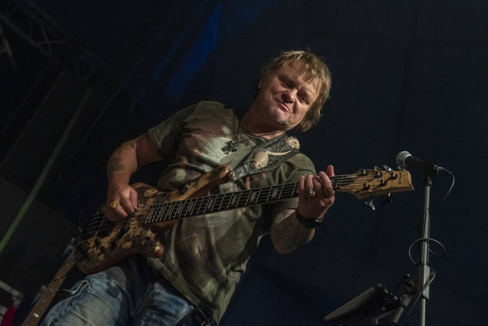 Letní parket ve Výravě se potýkal s výpadky elektřiny. Na pódiu bavili Pražský výběr, Vanua 2 a Vendetta